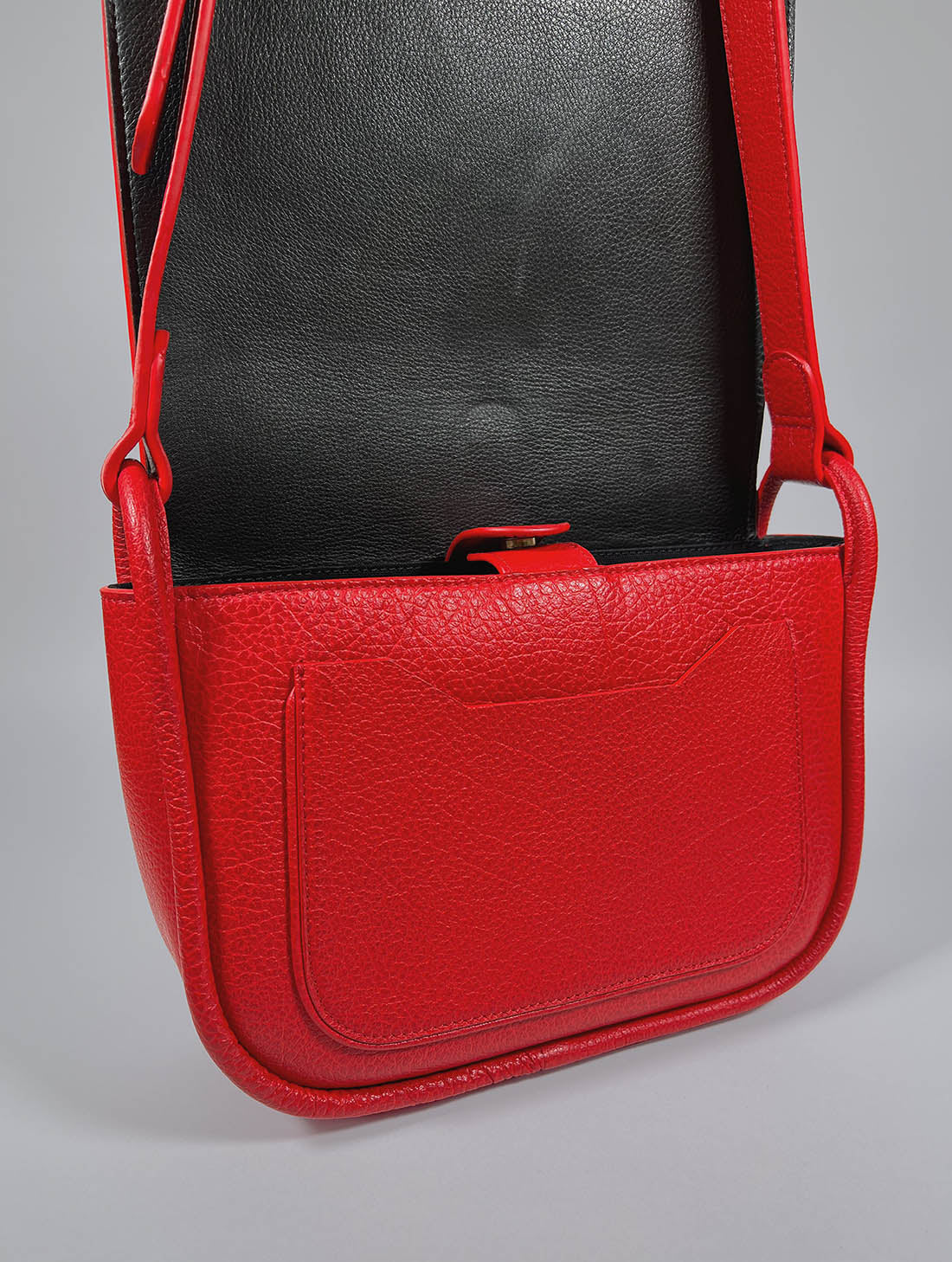 Bright red hot sale crossbody bag